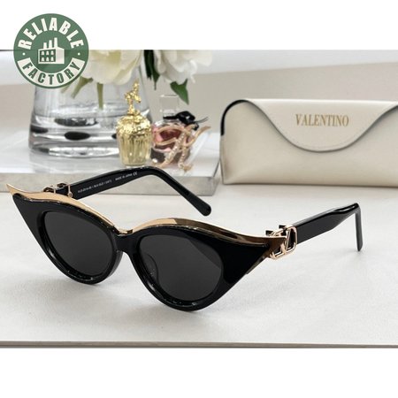 Valentino V Goldcut Ii Acetate & Titanium Cat-Eye Sunglasses In Blk-Gld