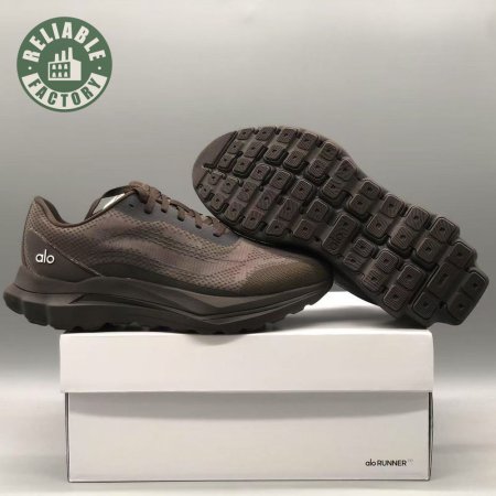 Alo Yoga Runner Brown